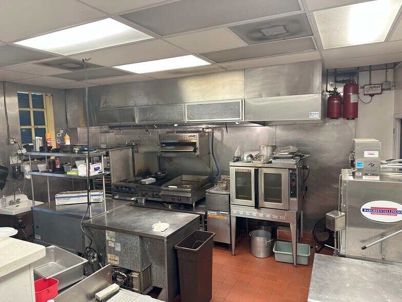 More Photos Of 1115 Bethel 115 & 115-A st, Honolulu Bar For Lease