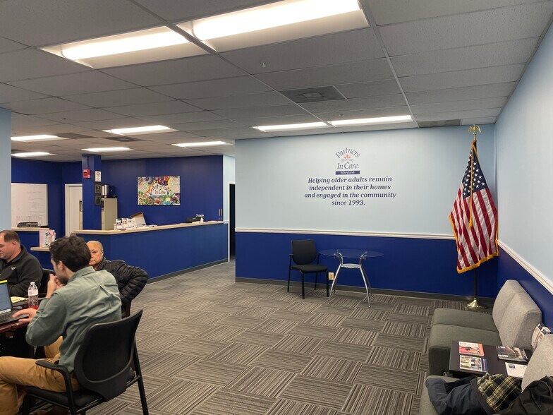 More Photos Of 8131 Ritchie Hwy, Pasadena Freestanding For Lease