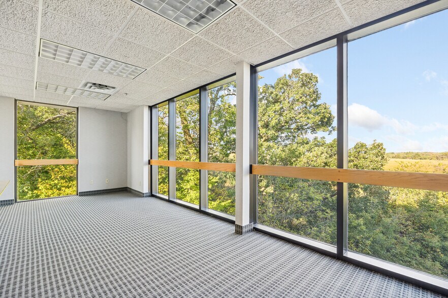 More Photos Of 1800 Pioneer Creek Ctr, Maple Plain Office For Lease