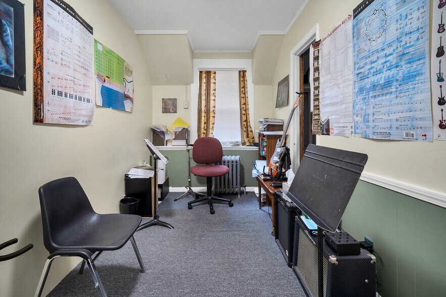 More Photos Of 2024 E Main St, Waterbury Office Residential For Sale