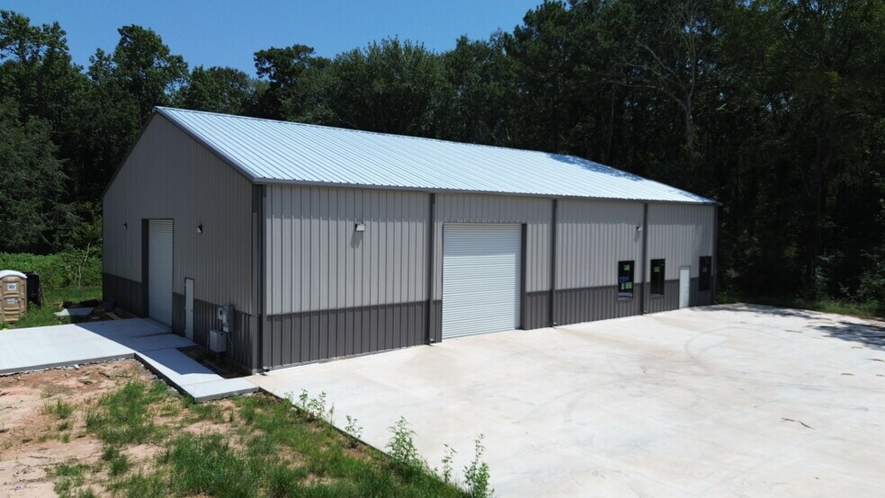 More Photos Of 2314 Wade Cir N, Conroe Warehouse For Sale