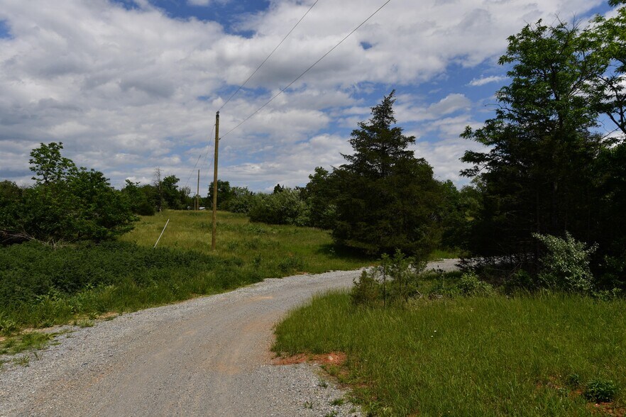 More Photos Of 1070 Wadesville Rd, Berryville Light Manufacturing For Sale