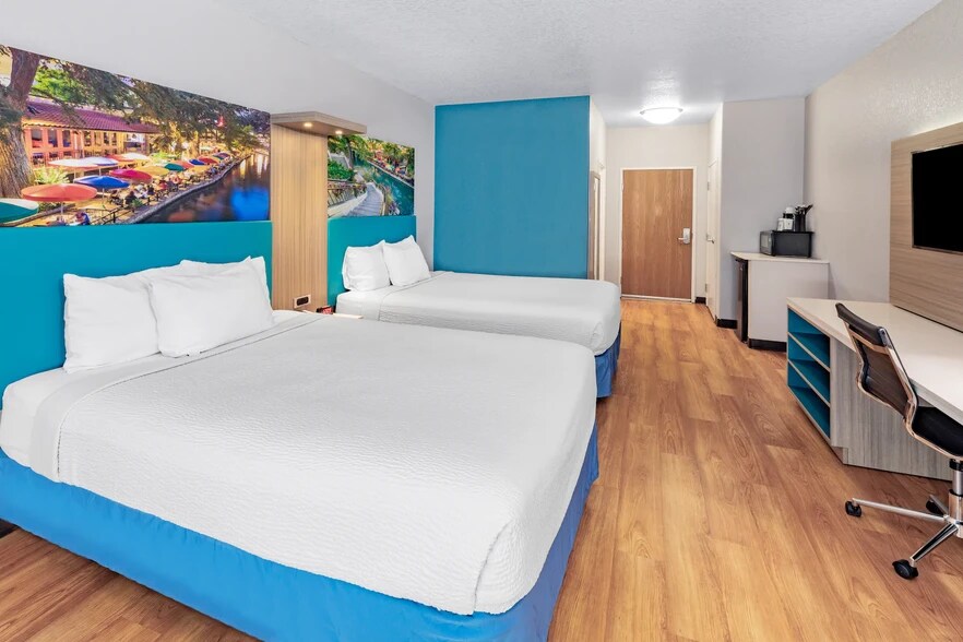 More Photos Of 4038 Frontage Road I-10 E, San Antonio Hotel For Sale
