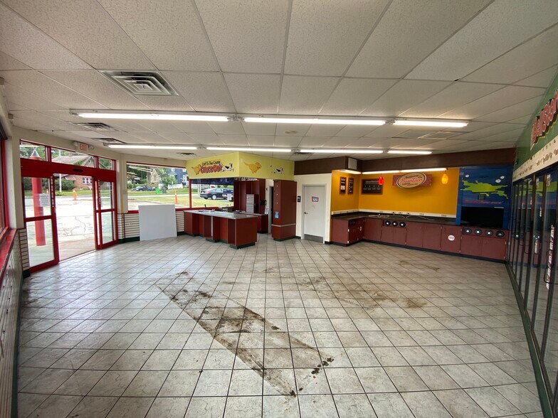 More Photos Of 516 W Liberty St, Wooster Service Station For Sale