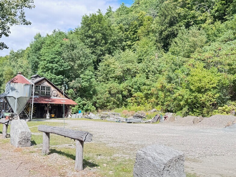 More Photos Of 942 Rt-22, Eagle Bridge Freestanding For Sale