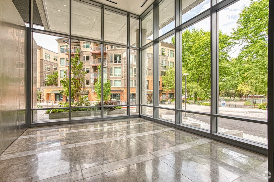 More Photos Of 1107 Lake Washington Blvd N, Renton Office For Lease