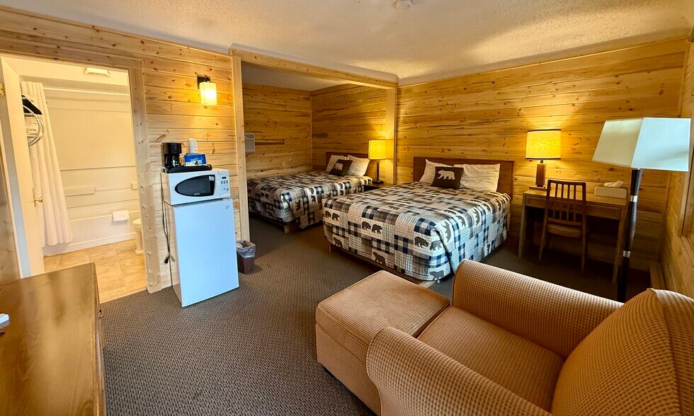 More Photos Of 244 W Yellowstone Ave, Cody Hotel For Sale