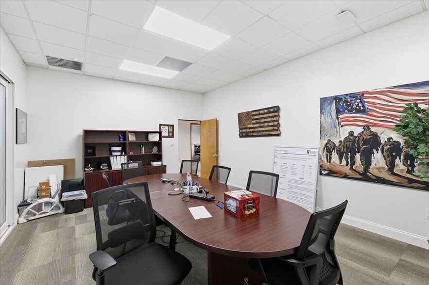 More Photos Of 711 60th St Ct E, Bradenton Light Distribution For Sale