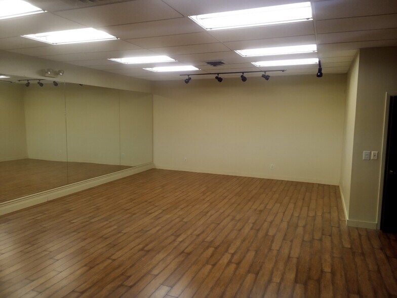 More Photos Of 209 Cherokee St, Kingsport Loft Creative Space For Lease