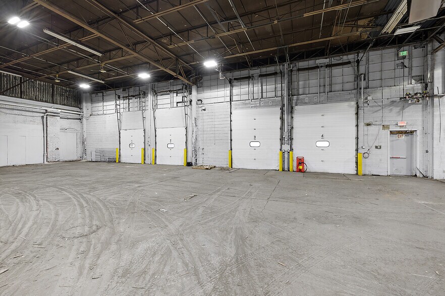 More Photos Of 412 W Beecher St, Adrian Manufacturing For Lease