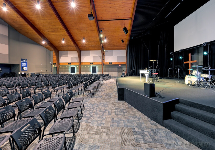More Photos Of 18390 SW Farmington Rd, Aloha Religious Facility For Sale