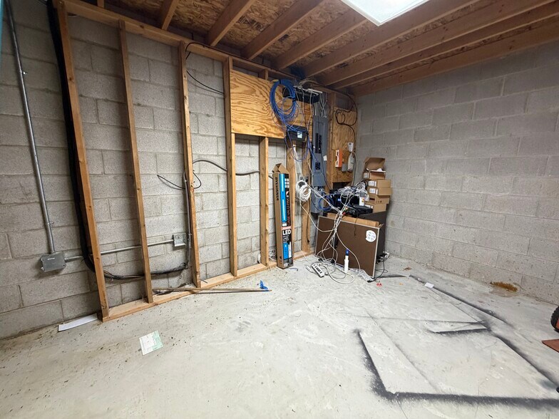 More Photos Of 7100 Jackson Rd, Ann Arbor Freestanding For Lease