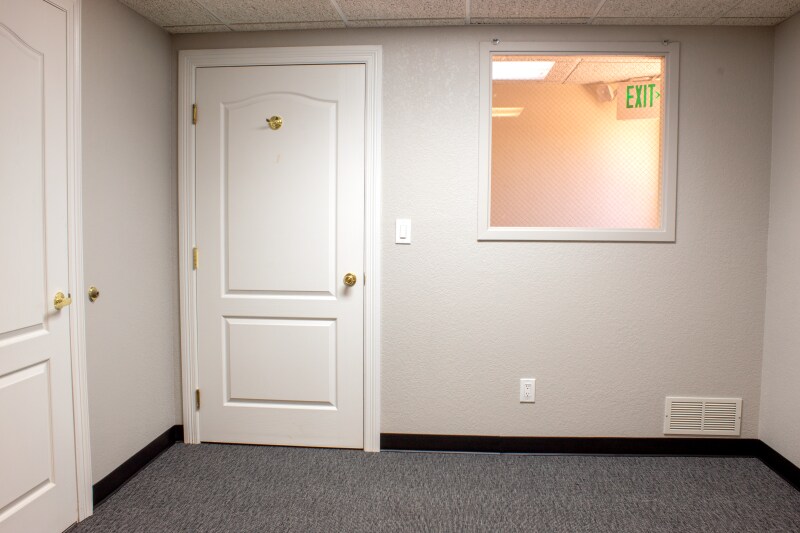More Photos Of 912 N Circle Dr, Colorado Springs Office For Lease