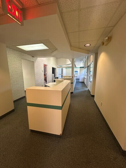 More Photos Of 995 State St, Albany Office For Sale