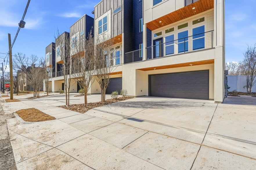 More Photos Of 2202 N Carroll Ave, Dallas Apartments For Sale