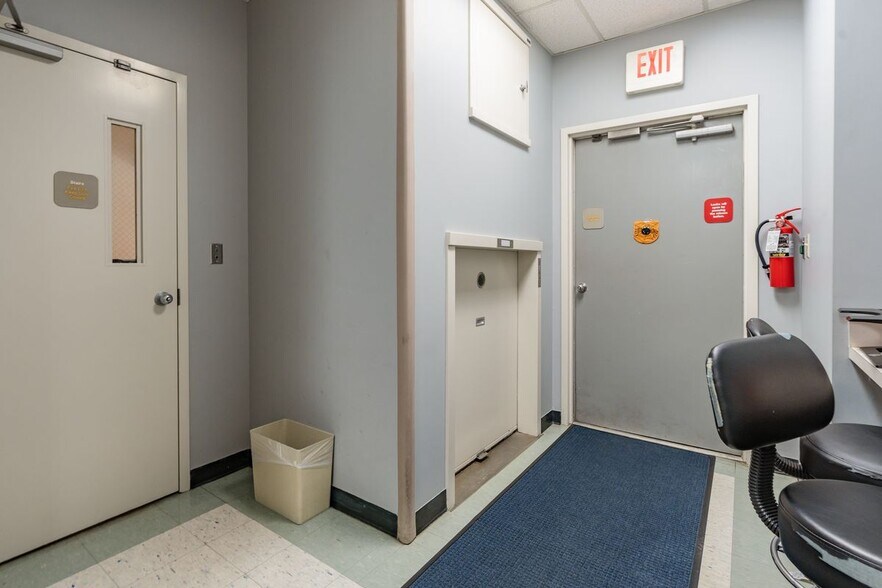 More Photos Of 6500 Preston Hwy, Louisville Medical For Lease