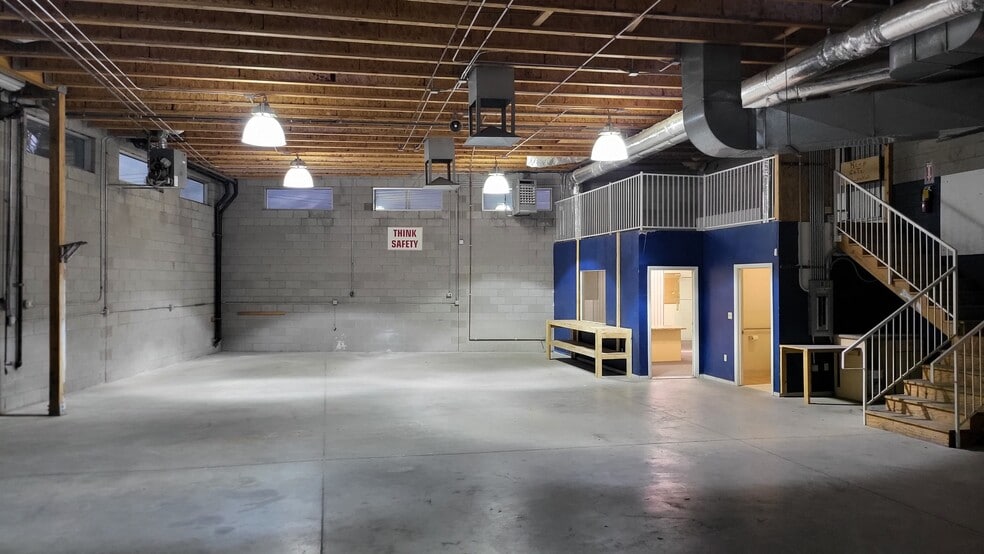 More Photos Of 303 Kansas Ave, Henderson Service For Lease