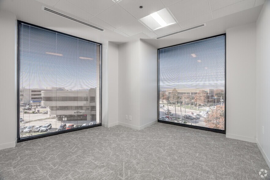 More Photos Of 17304 Preston Rd, Dallas Unknown For Lease