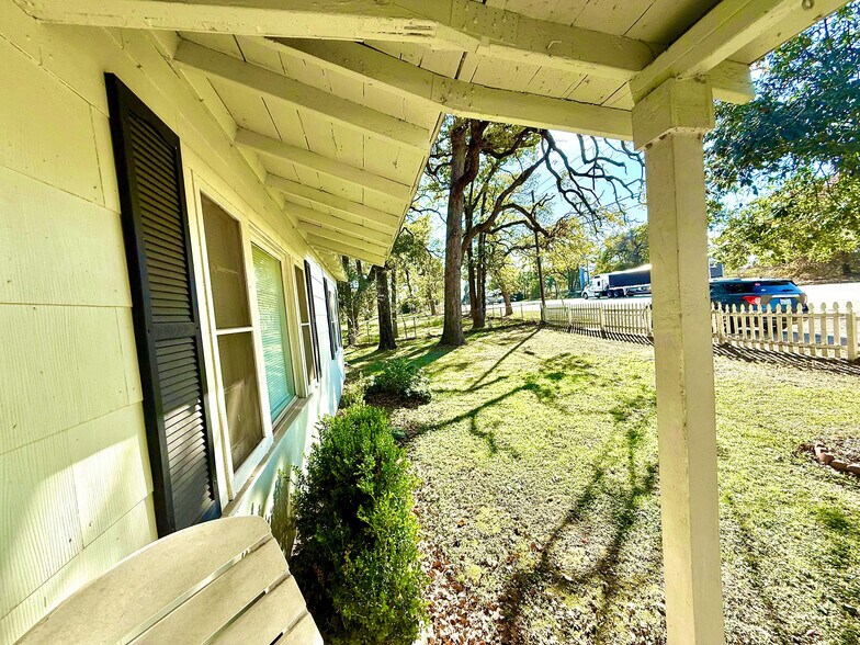 More Photos Of 9278 N Highway 77, Lexington Flex For Sale