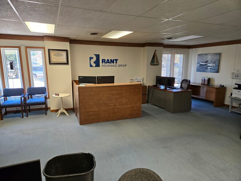 More Photos Of 4534 Dowling St, Montague Office For Sale