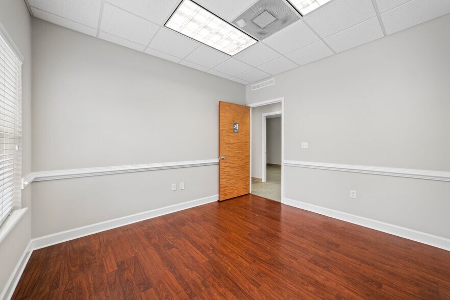 More Photos Of , Jacksonville Office For Sale