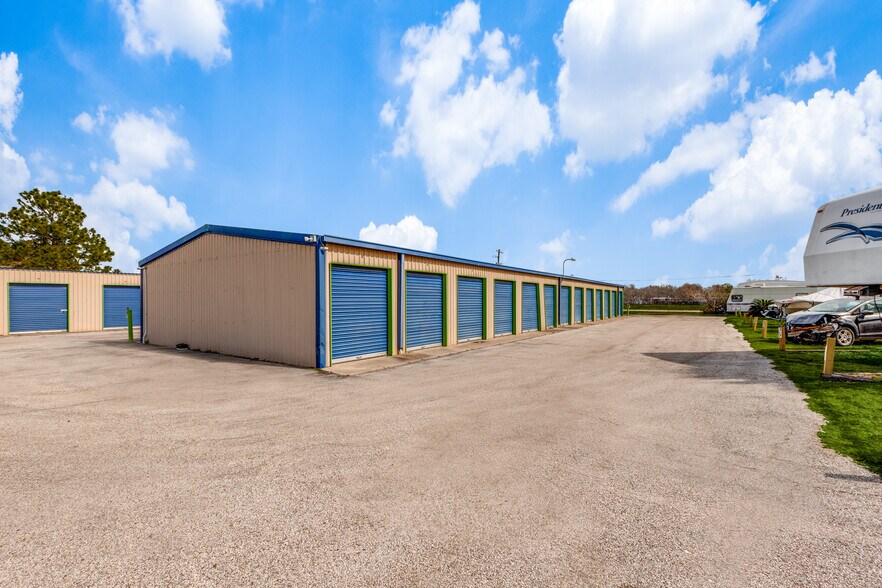 More Photos Of 2515 E Bayshore Dr, San Leon Self Storage For Sale