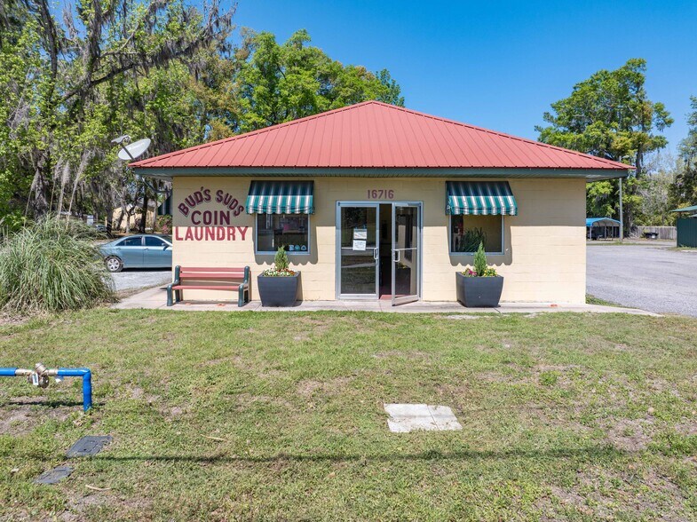 Primary Photo Of 16716 Spring St, White Springs General Retail For Sale