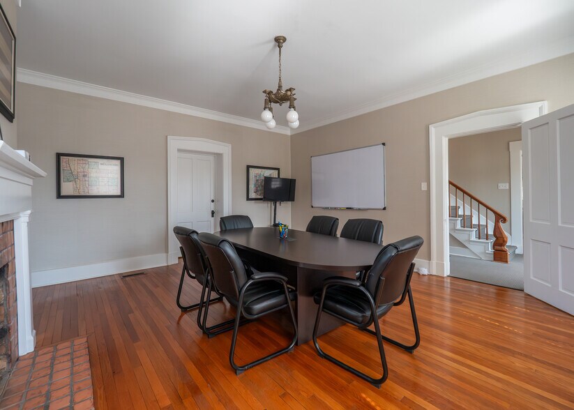 More Photos Of 15 N Franklin St, Delaware Office For Sale
