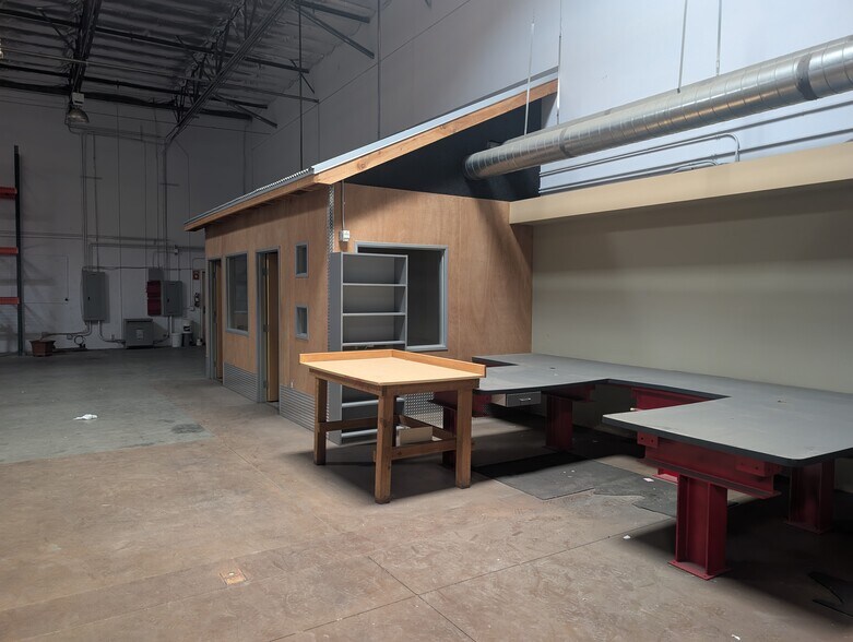 More Photos Of 7107-7139 Telegraph Rd, Montebello Warehouse For Sale