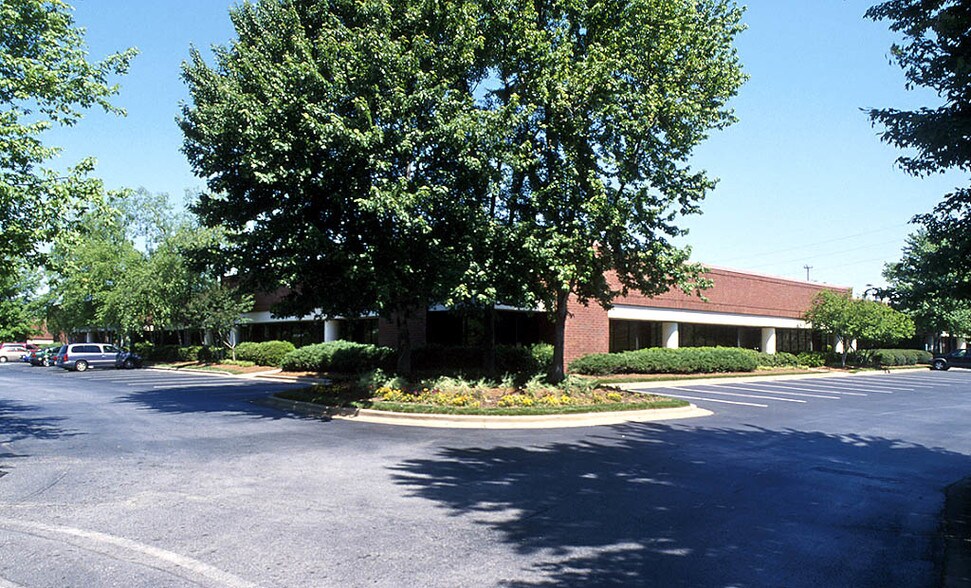 More Photos Of 4000 Dekalb Technology Pky, Atlanta Light Distribution For Lease