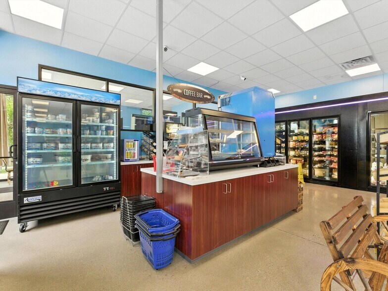 More Photos Of 1441 N 26th St, Sheboygan Service Station For Sale