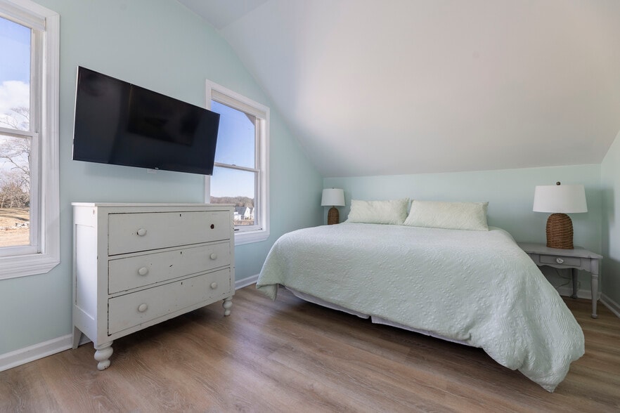 More Photos Of 830 Stonington Rd, Stonington Marina For Sale