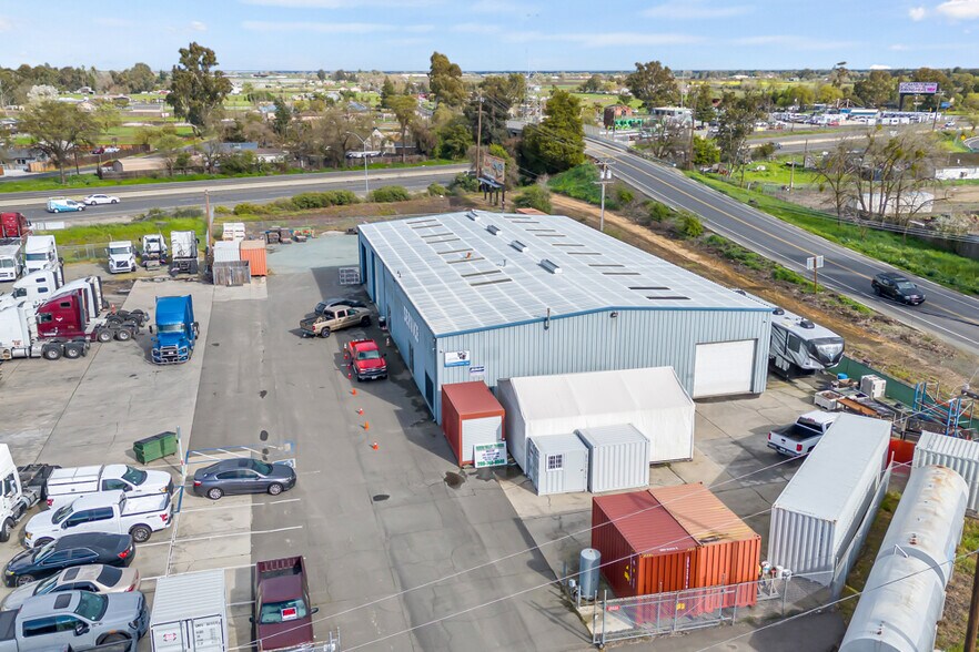 More Photos Of 25533 N Highway 99, Acampo Service For Sale