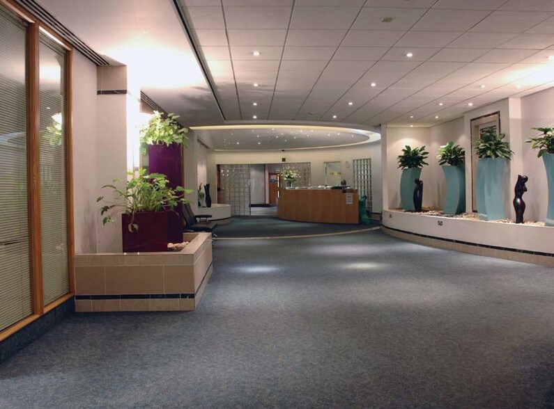 More Photos Of 102-104 New St, Birmingham Office For Lease