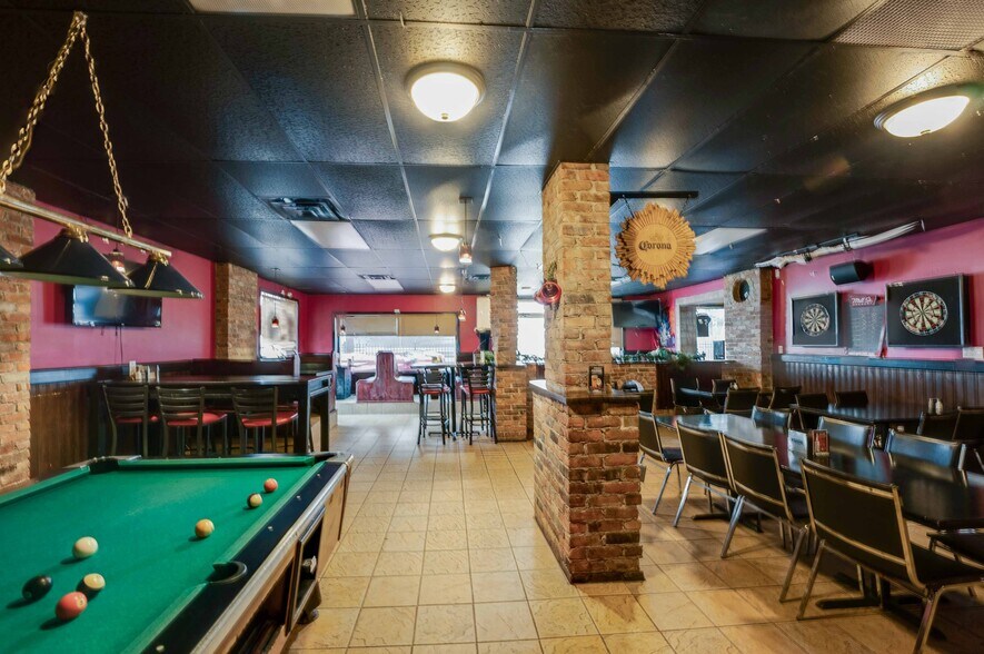 More Photos Of 231 St Paul St W, St Catharines General Retail For Sale