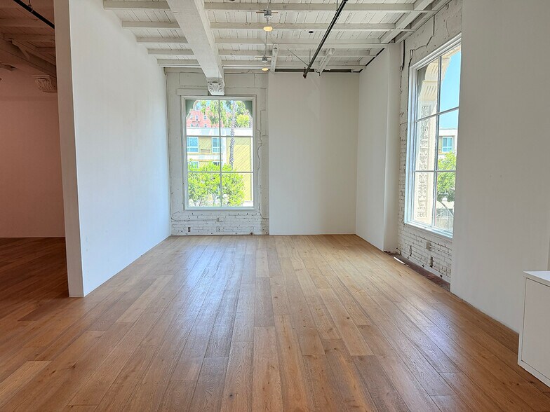 More Photos Of 2500 W 7th St, Los Angeles Office For Lease