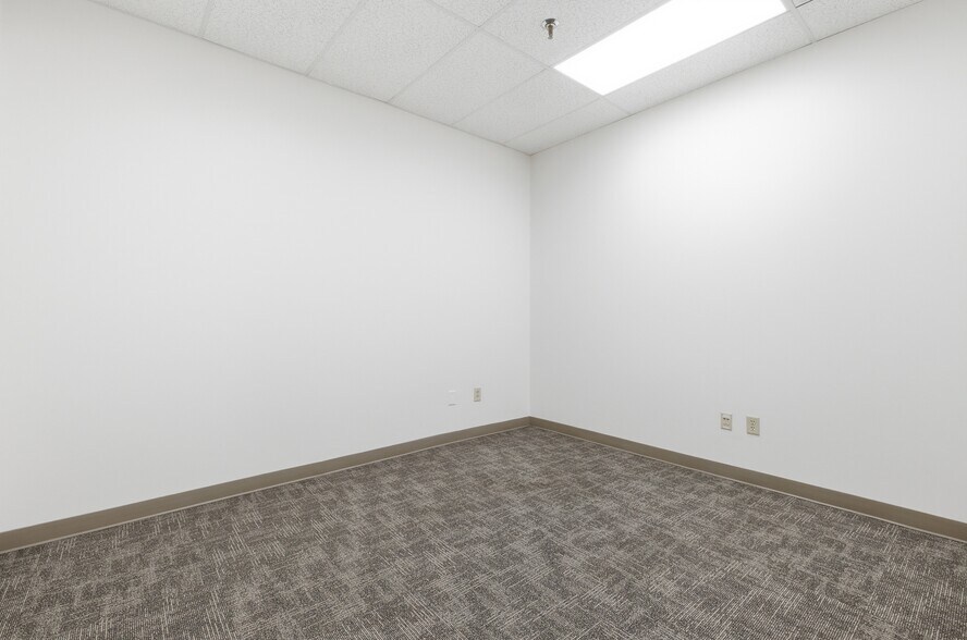 More Photos Of 104-176 Cude Ln, Madison Medical For Lease