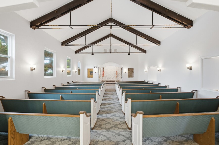 More Photos Of 645 Kelly Ave, Half Moon Bay Funeral Home For Sale