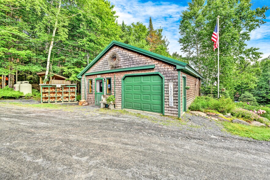 More Photos Of 15 Lower Wilson Pond Rd, Greenville Specialty For Sale