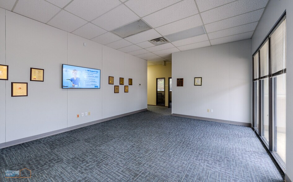 More Photos Of 1860 Lefthand Cir, Longmont Light Manufacturing For Lease