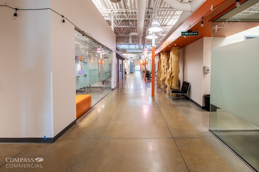 More Photos Of 2999 SW 6th St, Redmond Office For Lease