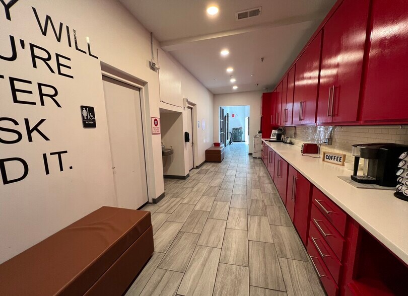 More Photos Of 522 W San Francisco Ave, El Paso Coworking Space
