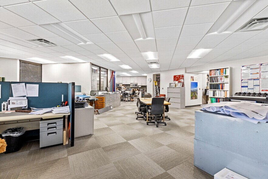 More Photos Of 5545 Fredericksburg Rd, San Antonio Office For Sale