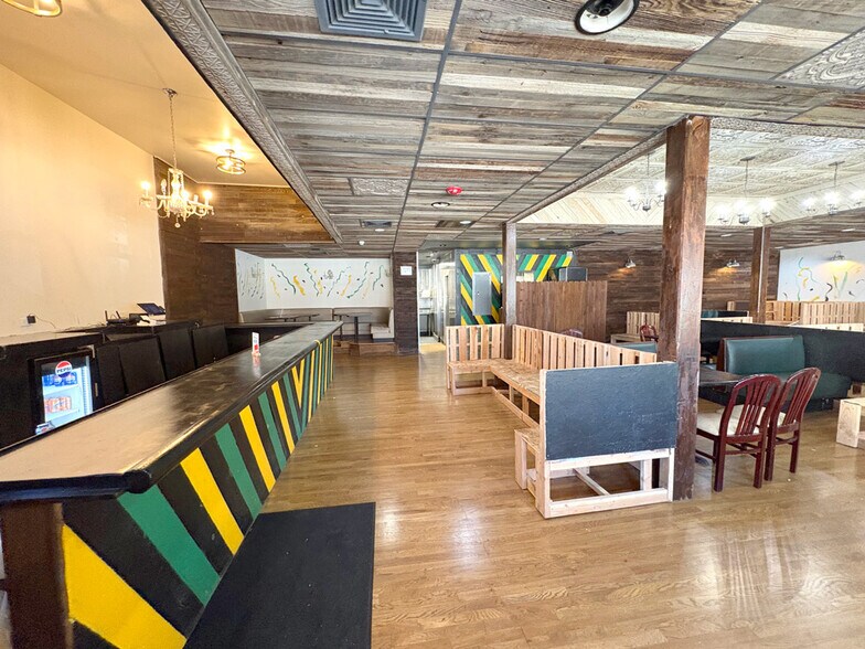 More Photos Of 2100 Curtis St, Denver Restaurant For Sale