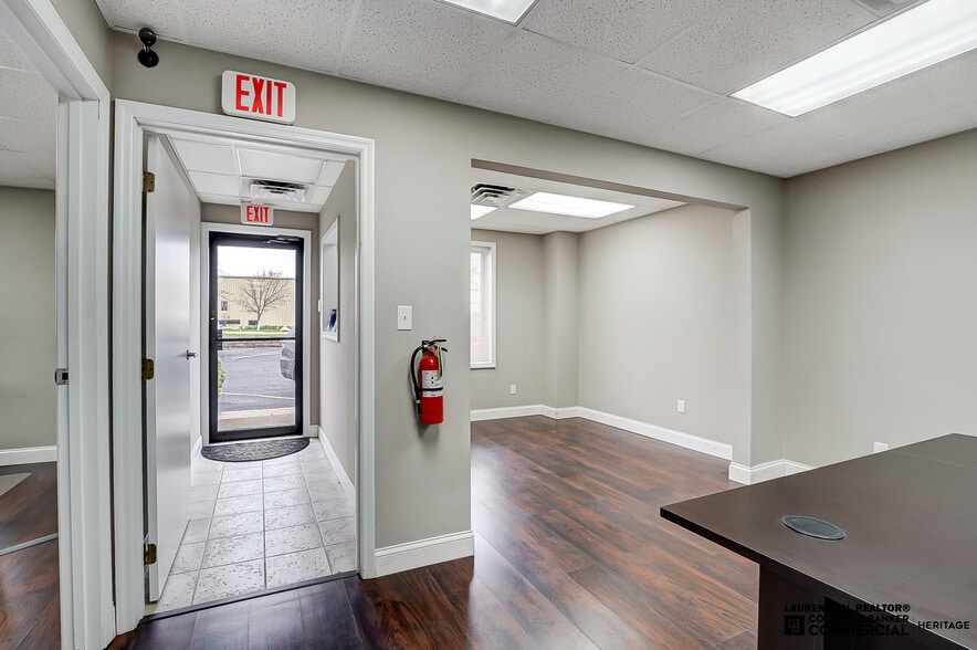 More Photos Of 400-460 Fame Rd, Dayton Light Distribution For Lease