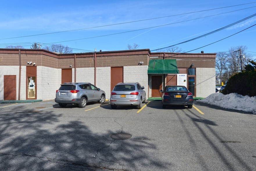 More Photos Of 135-153 Mineola Ave, Roslyn Heights Storefront Retail Office For Lease