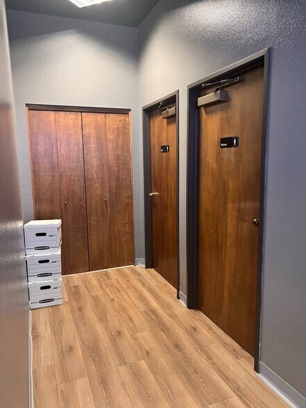 More Photos Of 8140 E Butherus Dr, Scottsdale Auto Dealership For Lease