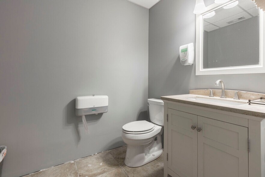 More Photos Of 1311 Bernheim Ln, Louisville Industrial For Sale