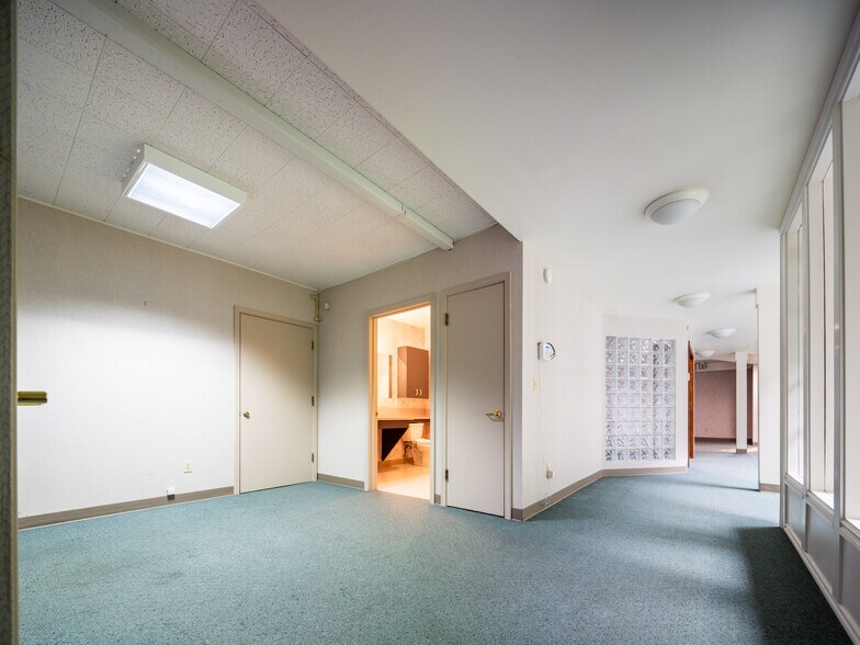 More Photos Of 330-340 Washington St SW, Albany Office For Sale