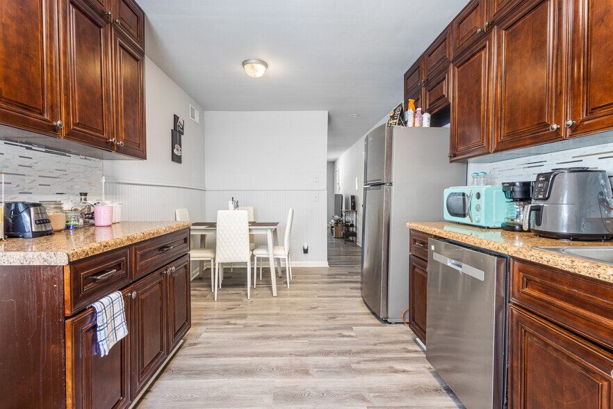 More Photos Of 1204-1216 Lakeview Dr NW, Conyers Multifamily For Sale
